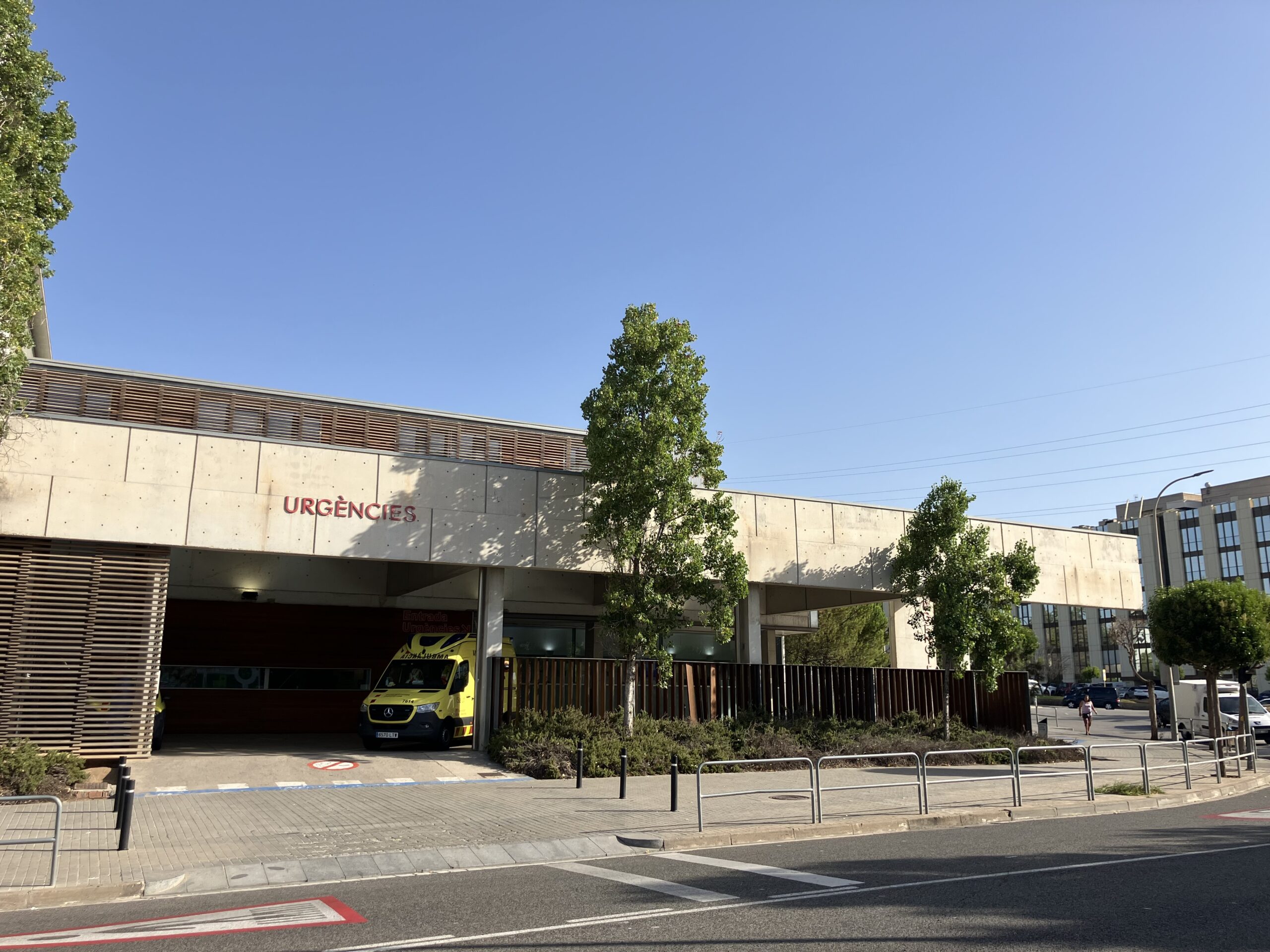 Accés a Urgències de l'Hospital de Sant Joan Despí.